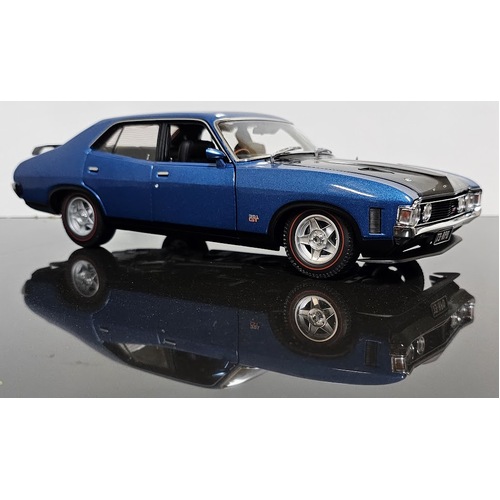 1:18 Ford Falcon XA GT 1973 RPO83 Coupe - Cosmic Blue Metalic